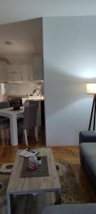 Una cocina o cocineta en Apartman N&L