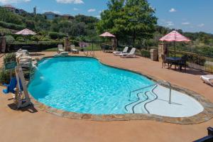 Bazén v ubytování La Quinta by Wyndham Marble Falls nebo v jeho okolí