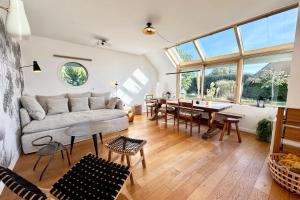 Posezení v ubytování Villa avec piscine - calme absolu 5 min des plages