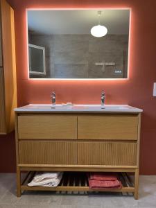 Koupelna v ubytování Fenêtres sur l'infini bleu- vue et accès mer + 66 fotografií