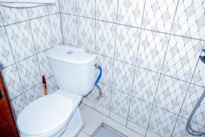 Ένα μπάνιο στο THE ICE GARDENs GUESTHOUSE - Kigali +42 φωτογραφίες