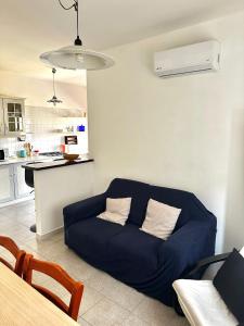 Χώρος καθιστικού στο Marina Apartment +3 φωτογραφίες