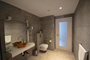 Łazienka w obiekcie Arantza Apartamentuak