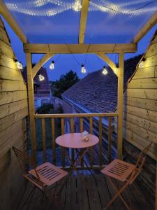 En balkon eller terrasse på Les clés du matz
