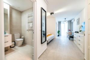 Koupelna v ubytování Hills Residence - Studio with Balcony & View + 48 fotografií