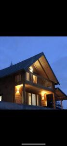 ペヤにあるVilla Klodiの表灯の家