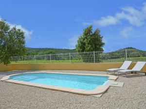 Swimmingpoolen hos eller tæt på Beautiful villa with private pool in Gard