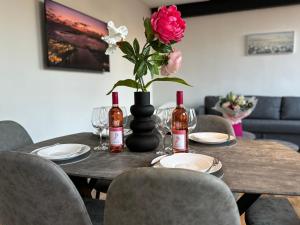 Posezení v ubytování City Centre Balcony Apartment for 6 - Steps to Dining, Bars & Train + 34 fotografií