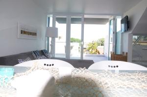 Χώρος καθιστικού στο Caribbean Style, PH, Best Location,10 steps to beach, Pool, Generator +56 φωτογραφίες