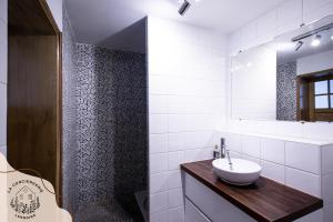 Koupelna v ubytování Les Voyageurs 2 chambres proche gare