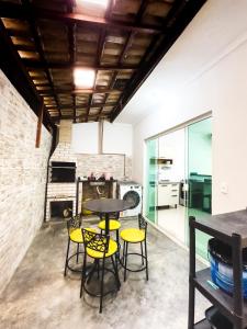 Η κουζίνα ή μικρή κουζίνα στο Casa Grande em Ótima localização em Maresias