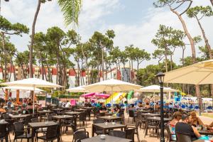 Un restaurant sau alt loc unde se poate mânca la AluaSun Marbella Park