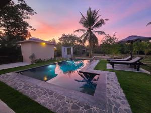 Πισίνα στο ή κοντά στο Aaryana Lagoon