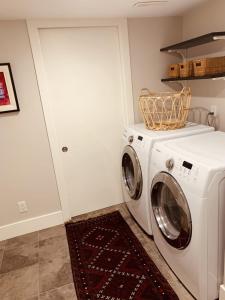 Fotografie z fotogalerie ubytování Charming Inner City Home v destinaci Calgary