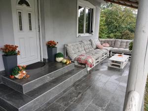 Ruang duduk di Vila Obradovic