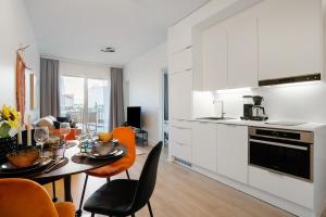 Kuchyň nebo kuchyňský kout v ubytování Arctic City Suite, Free Wifi