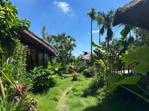 Κήπος έξω από το Tam Coc Golden Fields Resort