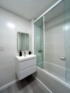 Ένα μπάνιο στο Apartment New with Pool and Parking in Palermo Plaza Serrano