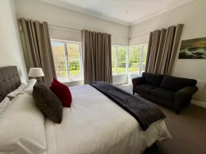 Katil atau katil-katil dalam bilik di Charming Villa +25 gambar