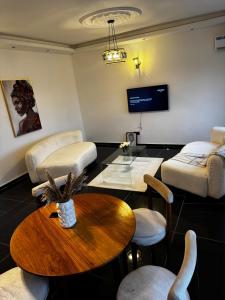 Photo de la galerie de l'établissement Sublime appartement à Bonamoussadi, à Douala 40 autres photos