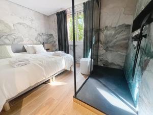 Postel nebo postele na pokoji v ubytování Romantic Love Room à Canet-en-Roussillon Perpignan + 6 fotografií