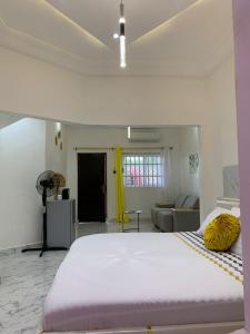 Ένα ή περισσότερα κρεβάτια σε δωμάτιο στο Studio confortable avec jacuzzi +6 φωτογραφίες