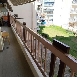 En balkon eller terrasse på Comfort Corner Spacious & Quiet 2BR Apartment in Thessaloniki
