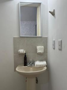 Et badeværelse på Hermosa Casa en la Zona Industrial de Monterrey