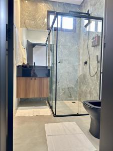 Ένα μπάνιο στο Lofts completos em Sinop MT +42 φωτογραφίες