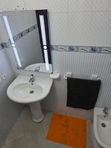 Vannituba majutusasutuses Magnifique Appartement CORNICHE vue sur MER +30 fotot