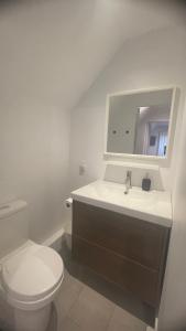 Ένα μπάνιο στο Maison de vacances à l'Ile d'Orleans +29 φωτογραφίες