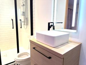 Koupelna v ubytování Spacieuse maison avec jardin privé proche Paris + 4 fotografie