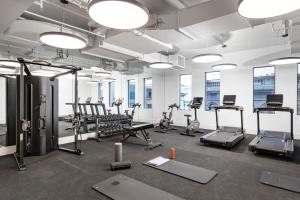 Fitness centrum a/nebo fitness zařízení v ubytování Hotel Indigo Melbourne Little Collins