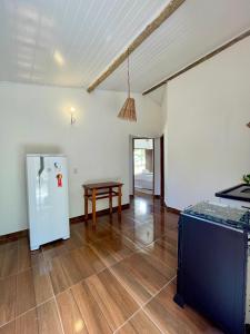 Η κουζίνα ή μικρή κουζίνα στο Casa Sol e mar +4 φωτογραφίες