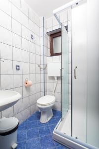 Ein Badezimmer in der Unterkunft Vila Zlatiborski biser