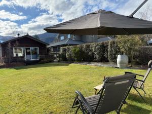 ハンマー・スプリングスにあるDelight on Devonの庭の椅子