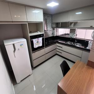 Η κουζίνα ή μικρή κουζίνα στο Apartamento Praia do morro 350mt da praia 2 quartos