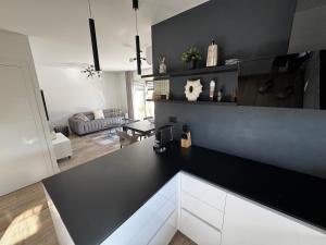 Η κουζίνα ή μικρή κουζίνα στο Aura Adriatica Onyx - Luxury Apartment, private pool, sea view, parking