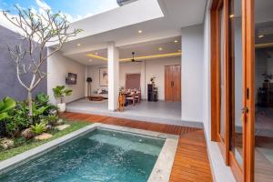 Πισίνα στο ή κοντά στο Karaya Villas Umalas - Free In-Villa Culture Immersion Programs