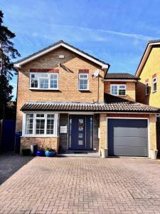 Fotografie z fotogalerie ubytování Camberley Retreat With Paws and Parking v destinaci Sandhurst