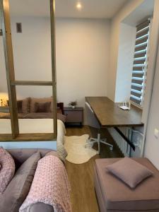 Χώρος καθιστικού στο Modern studio in city center
