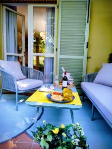 Posezení v ubytování Dimore-Granaio nr 5-garden-welcome box -free parking and pool