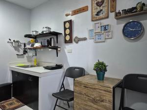 Gallery image of 913Cityscape located at city center in Bacolod