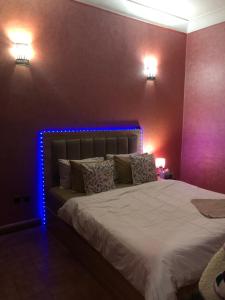 Una cama o camas en una habitación de Ghazaly house
