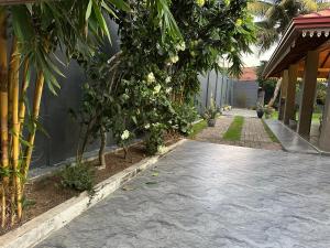 حديقة خارج Hidden villa