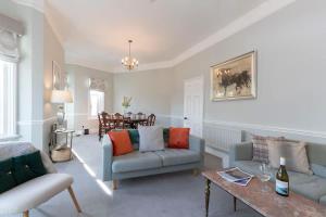 Posezení v ubytování Spacious 3 Bed Apartment in central Saltburn