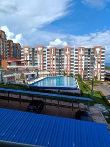 Hồ bơi trong/gần Apartamento Vacacional Familiar en Girardot, piscinas, Jacuzis, parqueadero privado