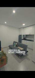 ミンデロにあるCastro APの部屋中のソファ付き事務所