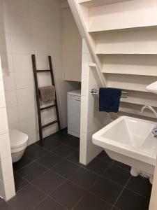 Fotografie z fotogalerie ubytování Luxury Leidseplein with Private Patio v destinaci Amsterdam