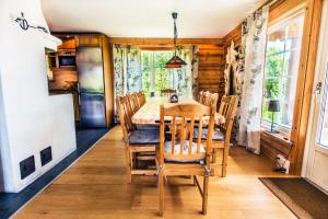 Η κουζίνα ή μικρή κουζίνα στο Timmervillan Funäsdalen